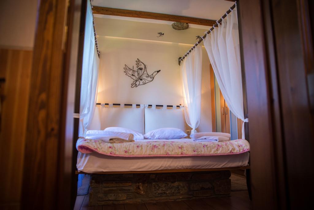 Kallisto Guesthouse ツァガラダ エクステリア 写真